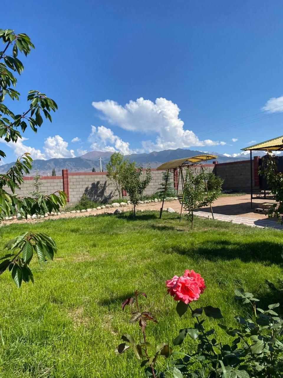 Svetlana Guest House Bokonbayevo Экстерьер фото